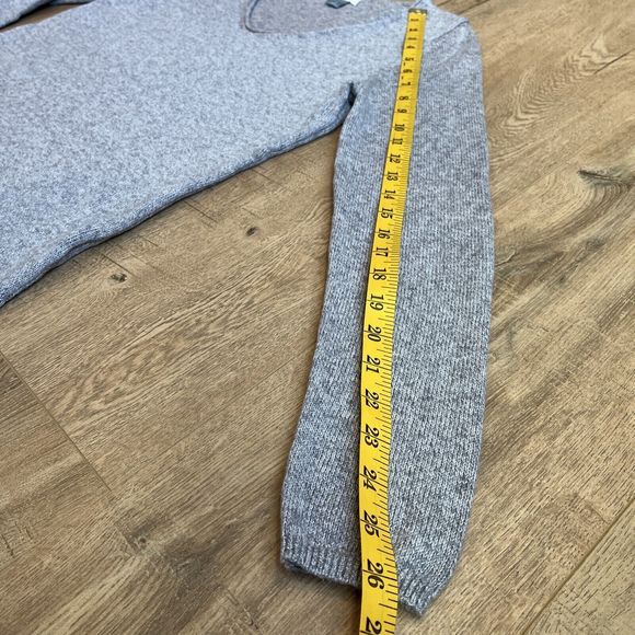 Old Navy V Neck Sweater Womens Medium Gray Heathered Long Sleeve - Picture 7 of 9